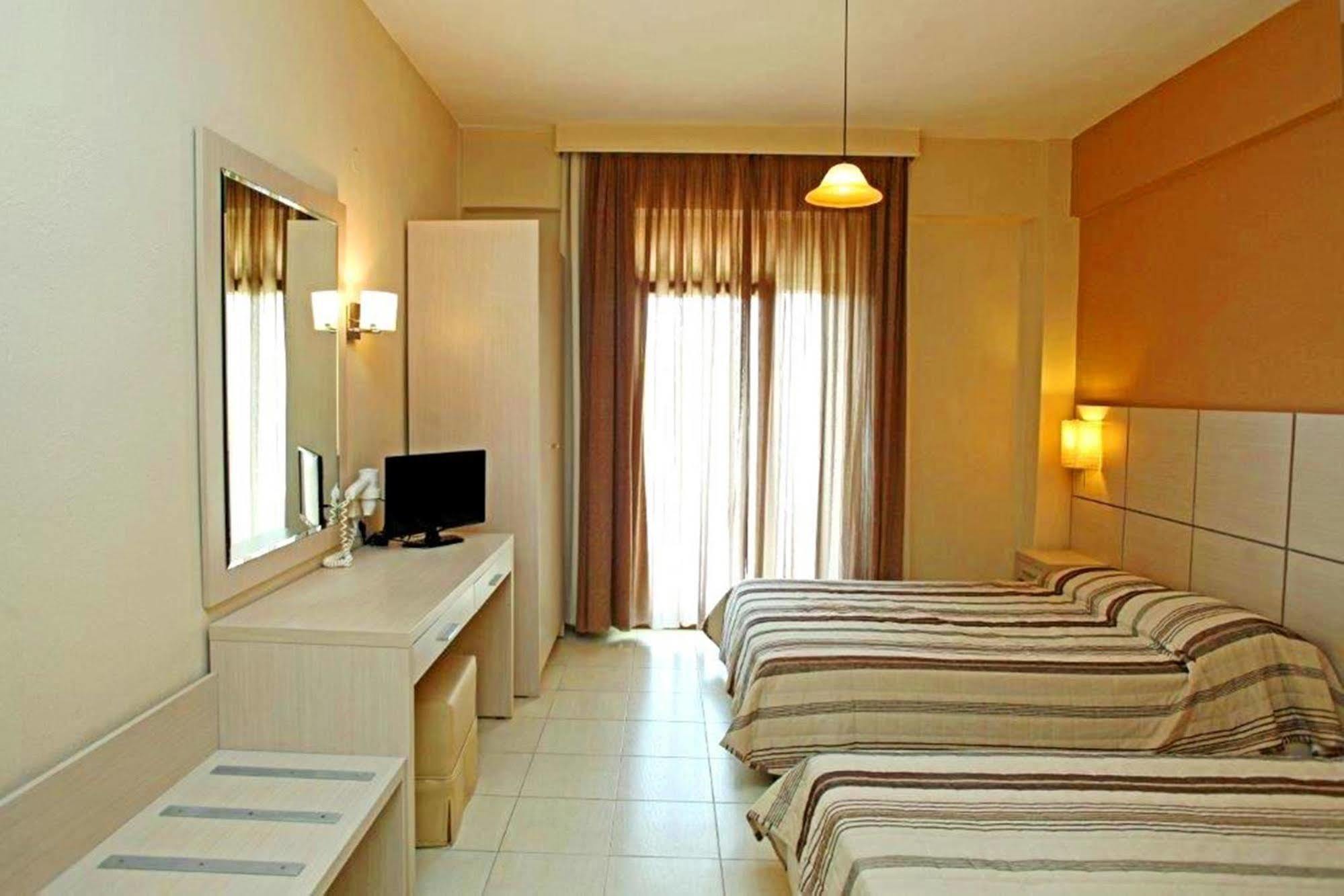 Aristotelis Hotel Fourka Exterior foto